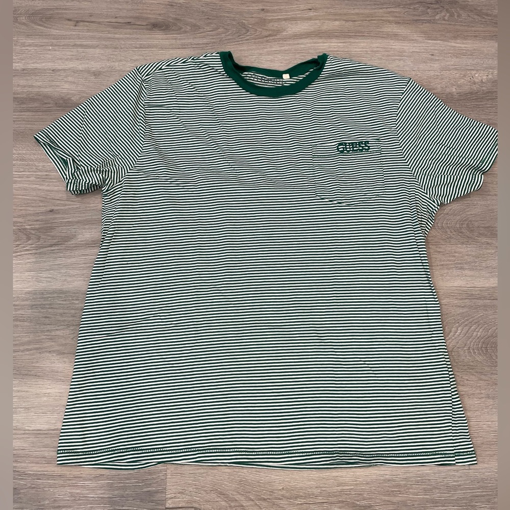 Guess men stripe tee.